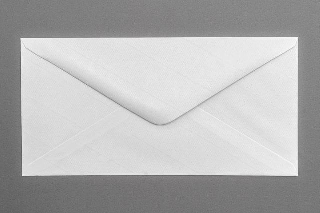 Envelopes DIN longos, brancos com nervuras