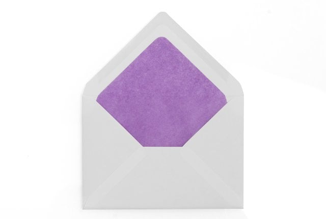 Envelopes DIN C6, branco com forro roxo