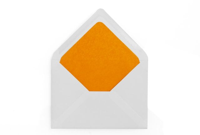 Envelopes DIN C6, brancos com forro cor de laranja