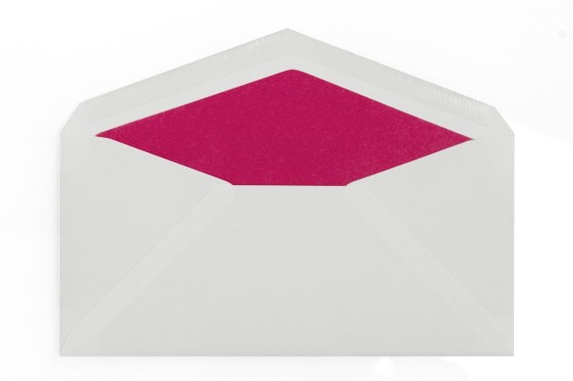 Envelopes DIN longos, brancos com forro cor-de-rosa
