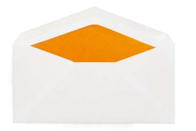 Envelopes DIN longos, brancos com forro cor de laranja