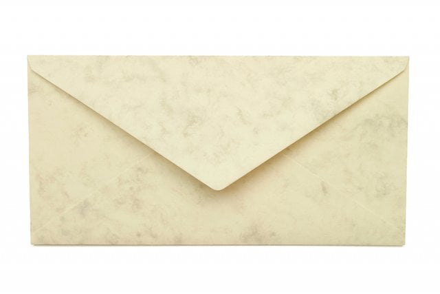 Envelopes DIN longos, creme marmoreado