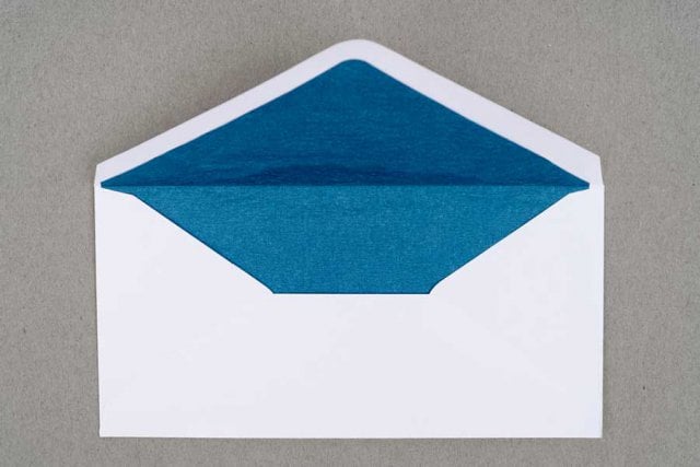Envelopes DIN longos, brancos com forro azul