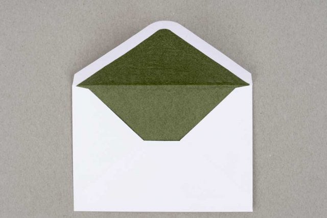 Envelopes DIN C6, brancos com forro verde