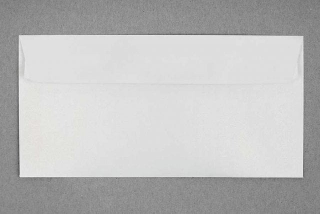 Envelopes DIN longo adesivo, branco madrepérola