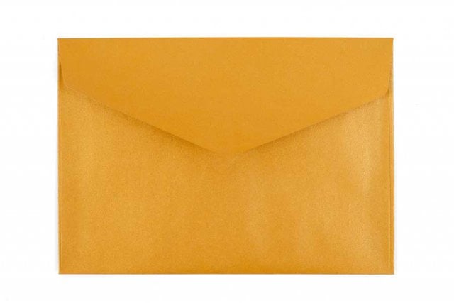 Envelopes DIN C6 com aba pontiaguda adesiva, dourados