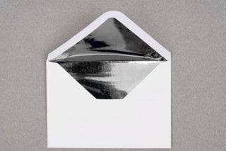 Envelopes DIN C5, brancos com forro prateado