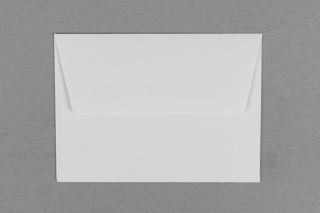 Envelopes DIN C7 adesivos, brancos